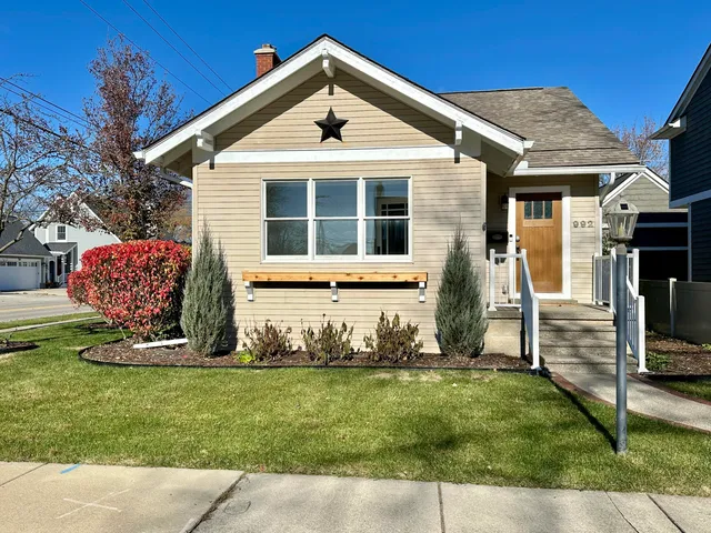 $3,000 | 992 Palmer, Plymouth, MI 48170