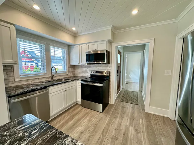 $3,000 | 992 Palmer, Plymouth, MI 48170