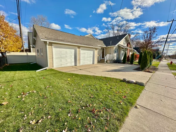 $3,000 | 992 Palmer, Plymouth, MI 48170