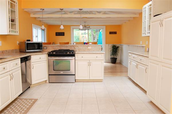 22 Maple Street Georgetown, MA 01833 - Photo 3 of 16 Gallery Image 3