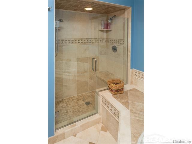 2248 South Shore Court Rochester Hills, MI 48307 - Photo 27 of 54