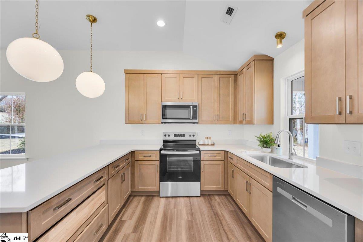 275 Ragan Street Campobello, SC 29322 - Photo 11 of 26