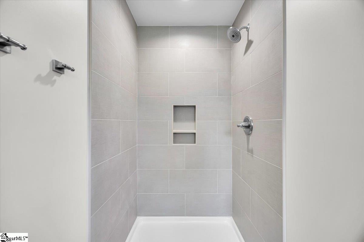 275 Ragan Street Campobello, SC 29322 - Photo 18 of 26