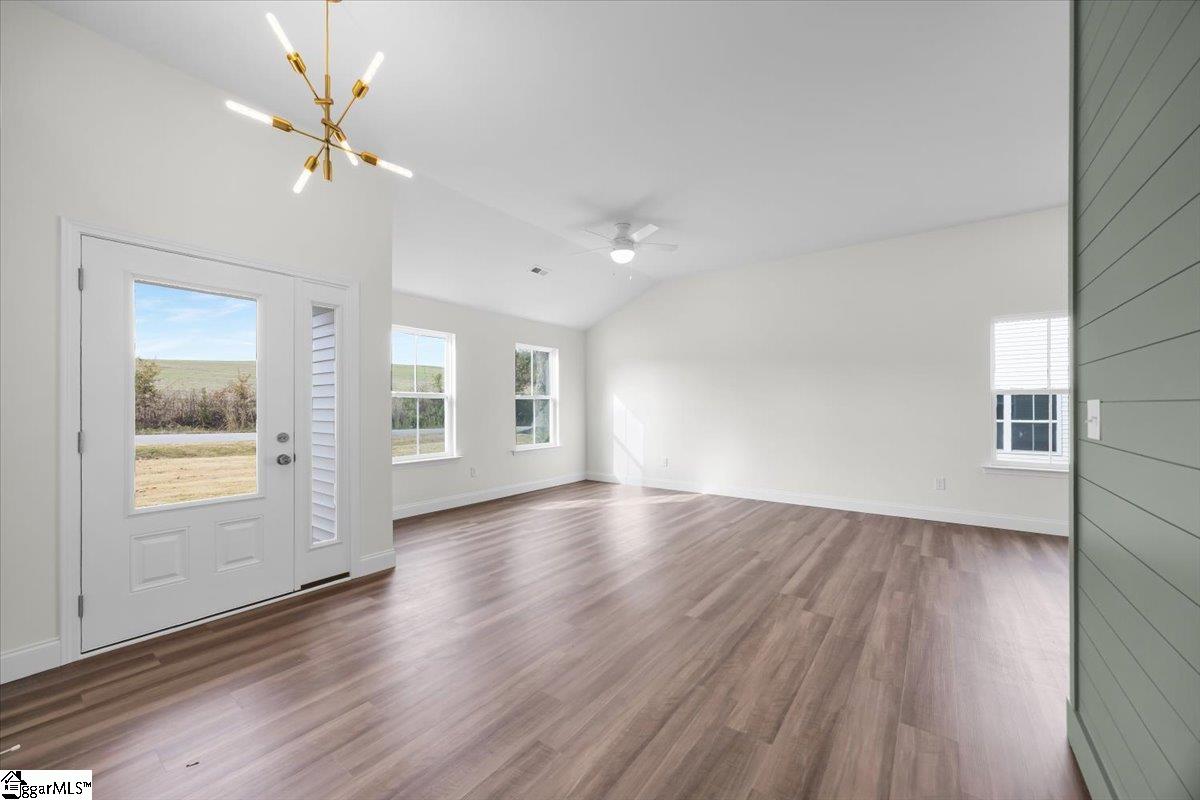 275 Ragan Street Campobello, SC 29322 - Photo 5 of 26