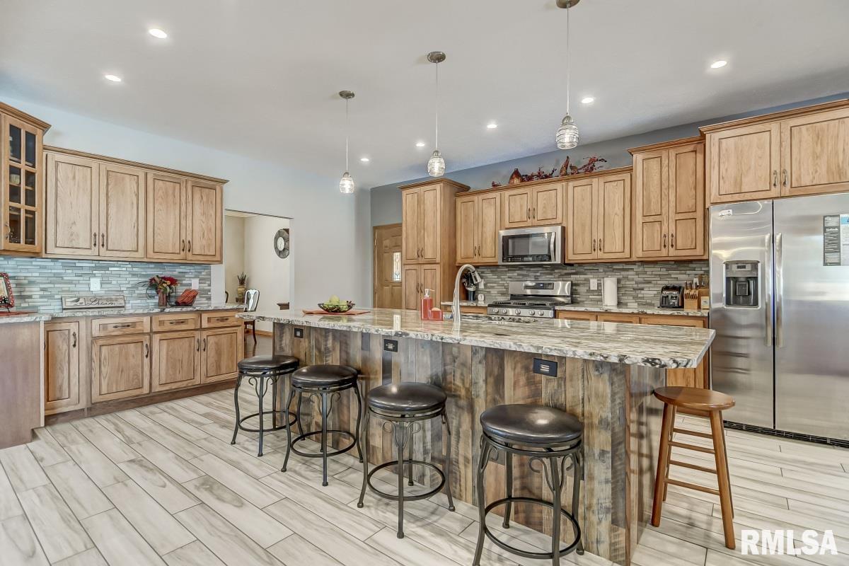 11619 Bell Fountain Road Dawson, IL 62520 - Photo 11 of 48 Gallery Image 11