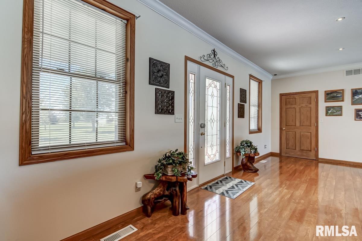 11619 Bell Fountain Road Dawson, IL 62520 - Photo 5 of 48 Gallery Image 5