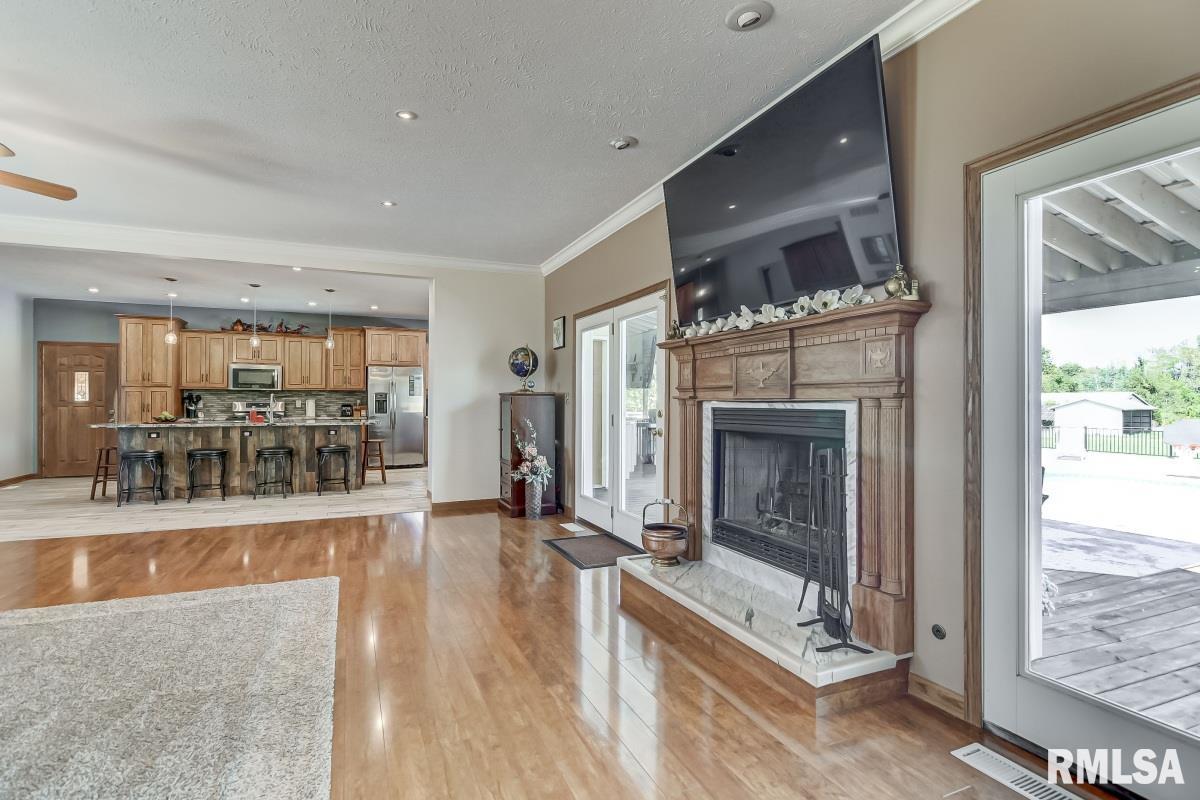 11619 Bell Fountain Road Dawson, IL 62520 - Photo 7 of 48 Gallery Image 7