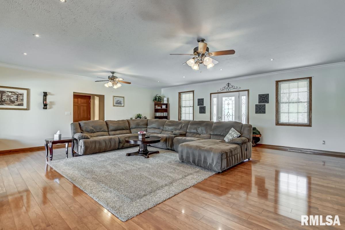 11619 Bell Fountain Road Dawson, IL 62520 - Photo 8 of 48 Gallery Image 8