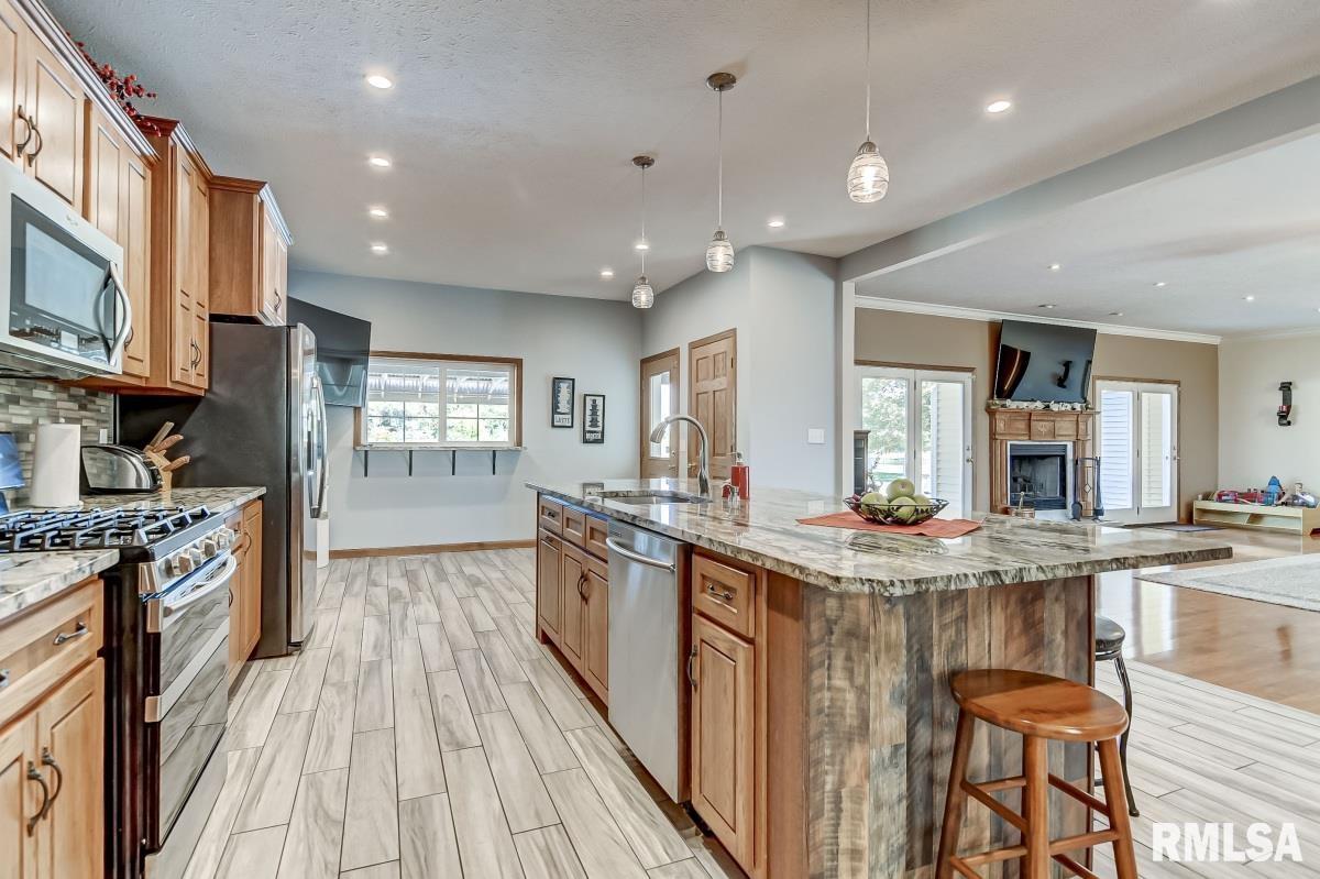 11619 Bell Fountain Road Dawson, IL 62520 - Photo 9 of 48 Gallery Image 9