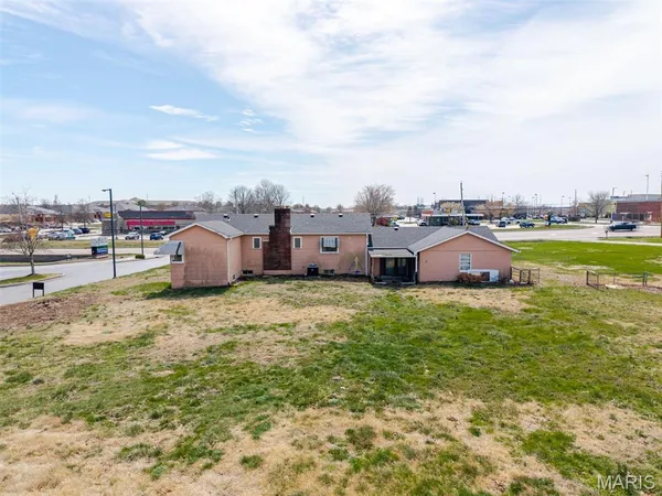 $500,000 | 716 West Highway 50, O'Fallon, IL 62269