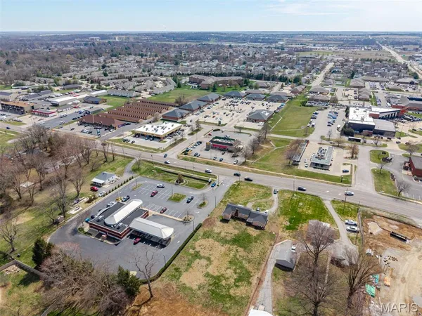 $500,000 | 716 West Highway 50, O'Fallon, IL 62269