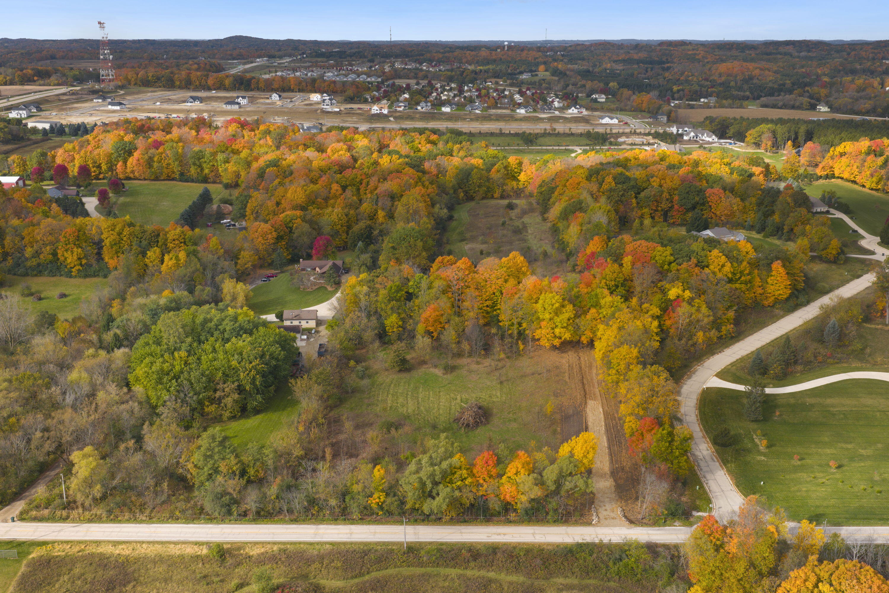 Lt2 Scenic Road Slinger, WI 53086 - Photo 2 of 7 2_imgDJI_20251021102703_0006_D
