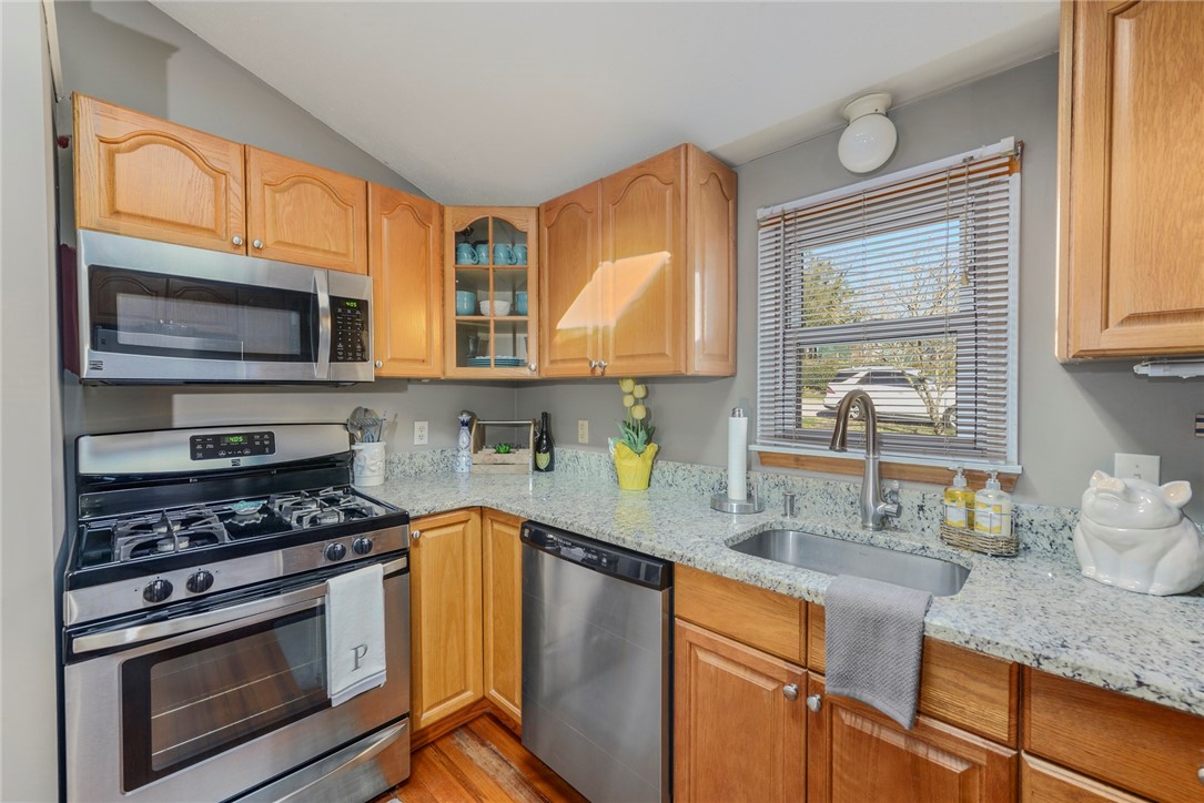 25 Spring Street Westerly, RI 02891 - Photo 10 of 20