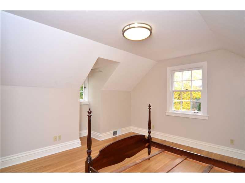 29 Newgate Road Pittsburgh, PA 15202 - Photo 12 of 19 Bedroom.