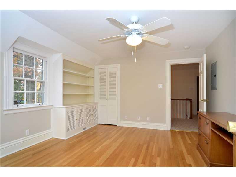 29 Newgate Road Pittsburgh, PA 15202 - Photo 13 of 19 Bedroom.