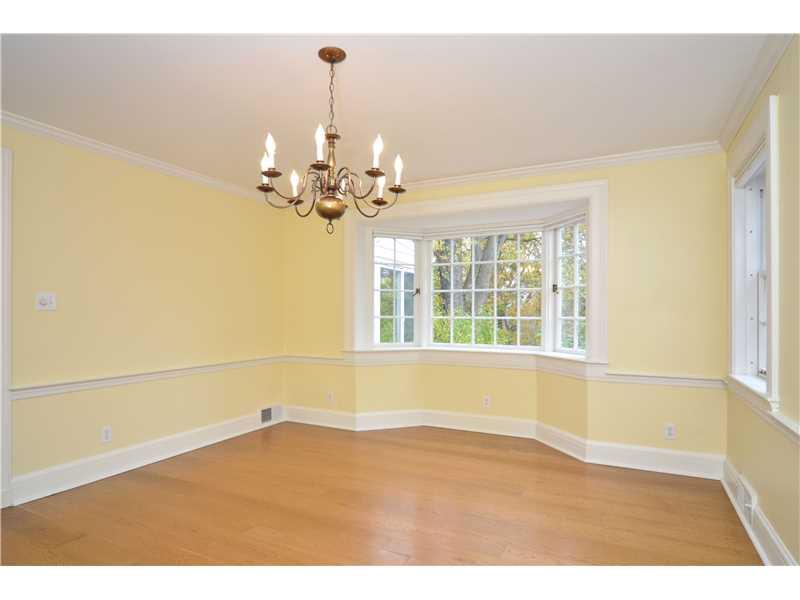 29 Newgate Road Pittsburgh, PA 15202 - Photo 4 of 19 Dining Room.