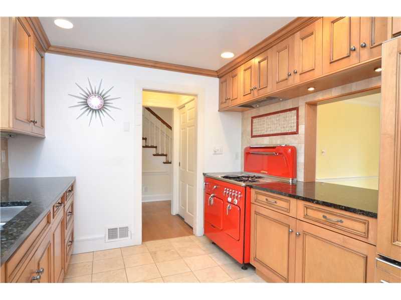 29 Newgate Road Pittsburgh, PA 15202 - Photo 5 of 19 Kitchen.