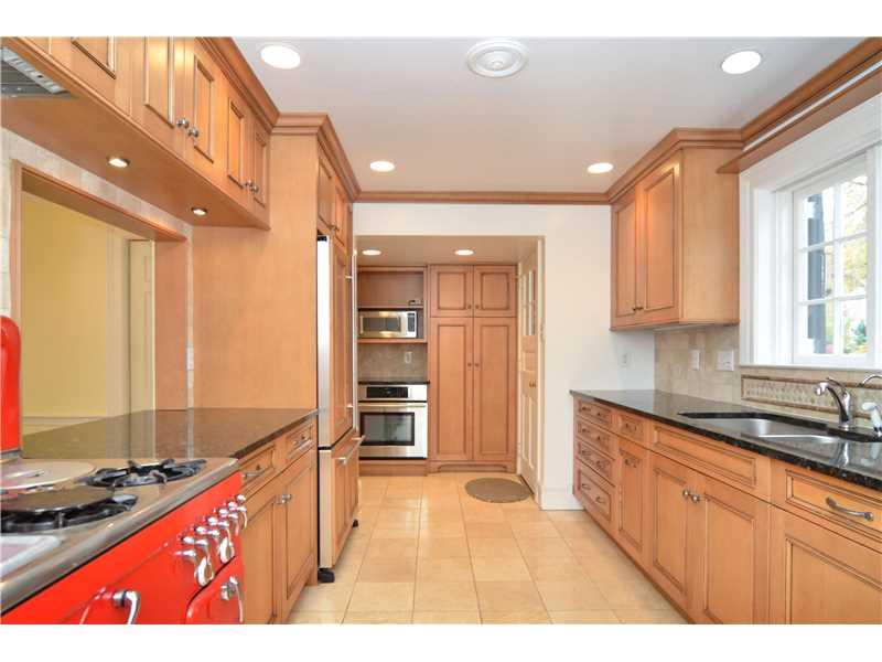 29 Newgate Road Pittsburgh, PA 15202 - Photo 6 of 19 Kitchen.