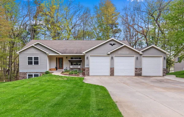 $555,000 | 11033 Sandy Oak Trail, Cedar Springs, MI 49319