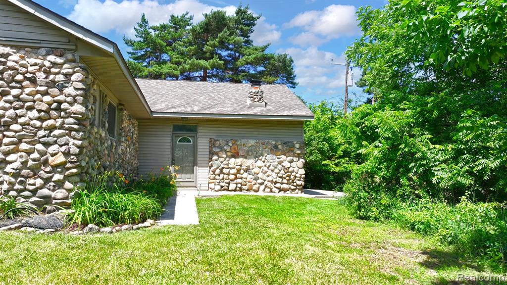 5370 Whipple Lake Road Clarkston, MI 48348 - Photo 40 of 51