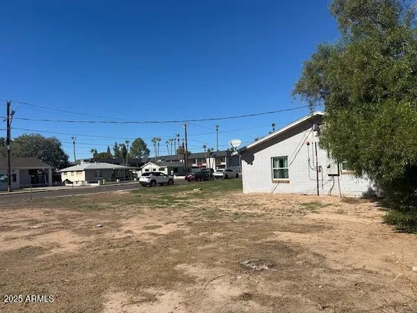 $824,900 | 1051 North Grand, Mesa, AZ 85201