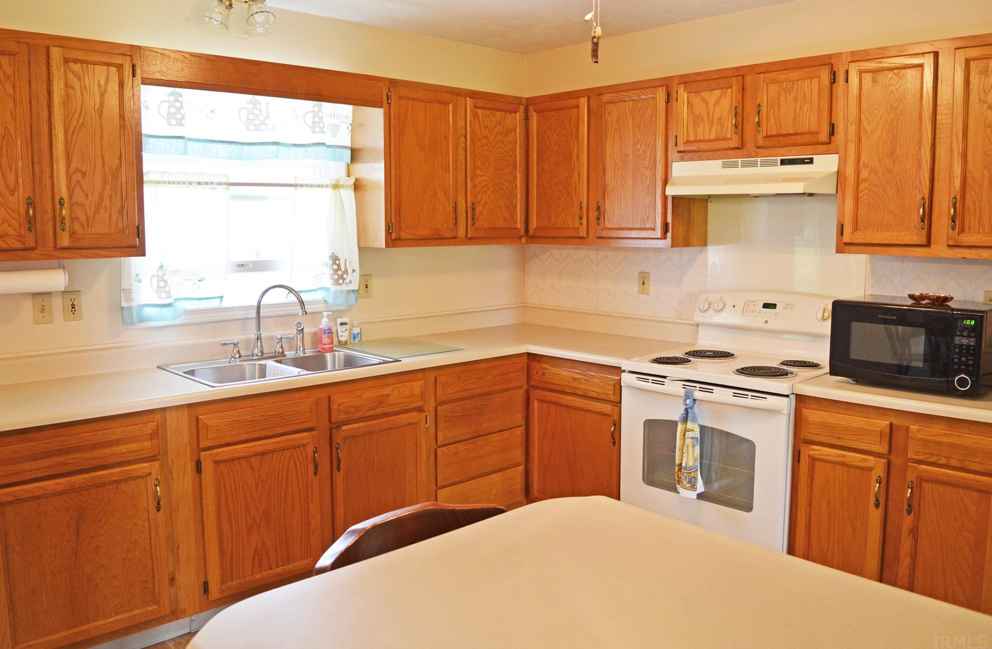2758 West Harreld Road Marion, IN 46952 - Photo 8 of 28 Gallery Image 8