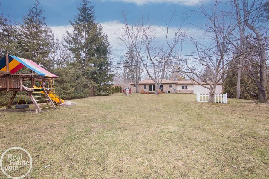 291 Maplehill Road Rochester Hills, MI 48306 - Photo 10 of 18