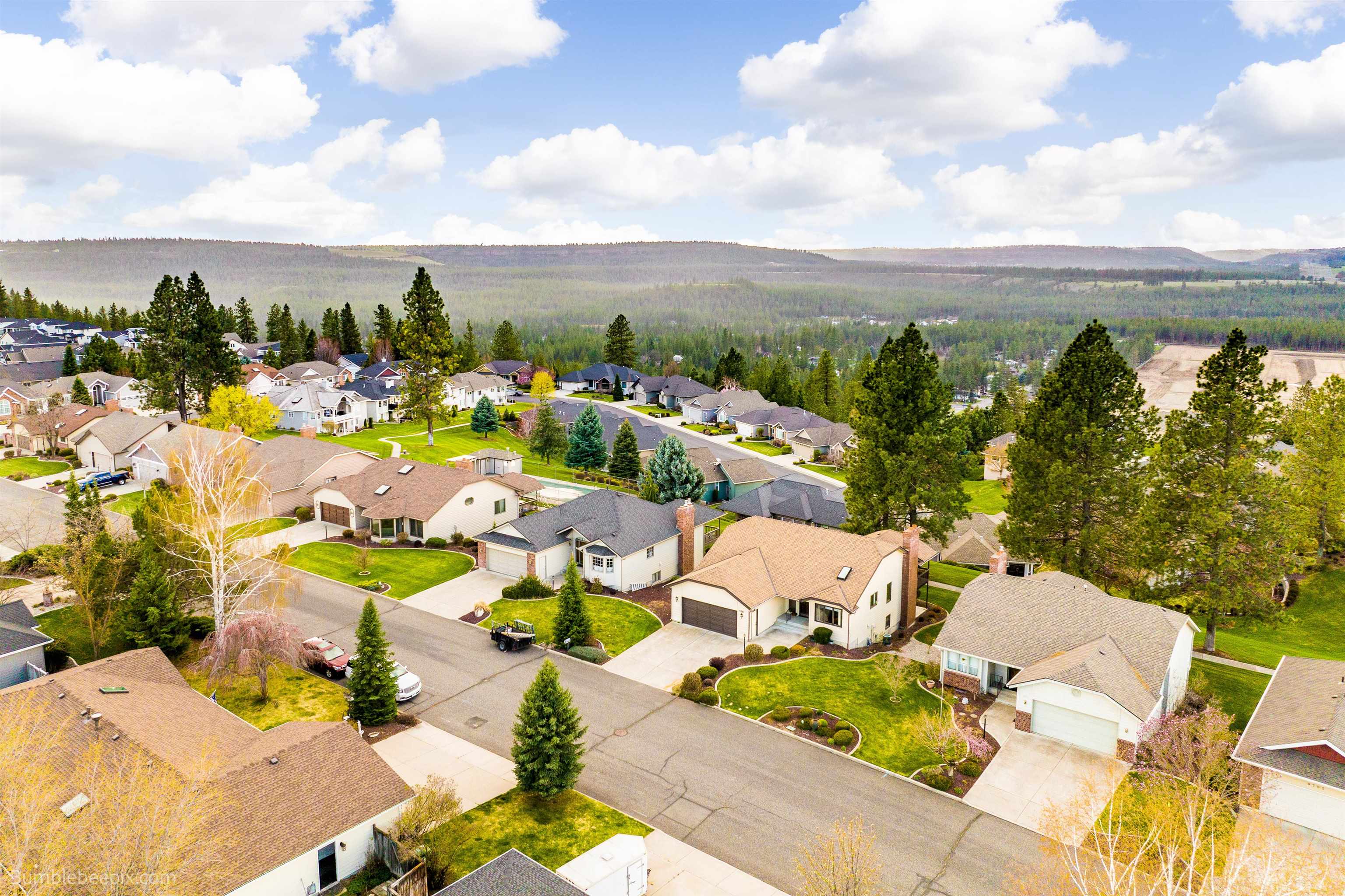 9701 North Ridgecrest Drive Spokane, WA 99208 - Photo 2 of 27 Gallery Image 2