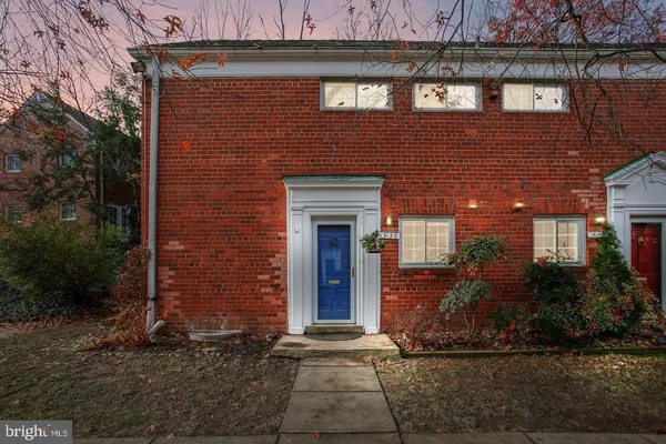 $2,750 | 3139 Martha Custis Drive, Alexandria, VA 22302