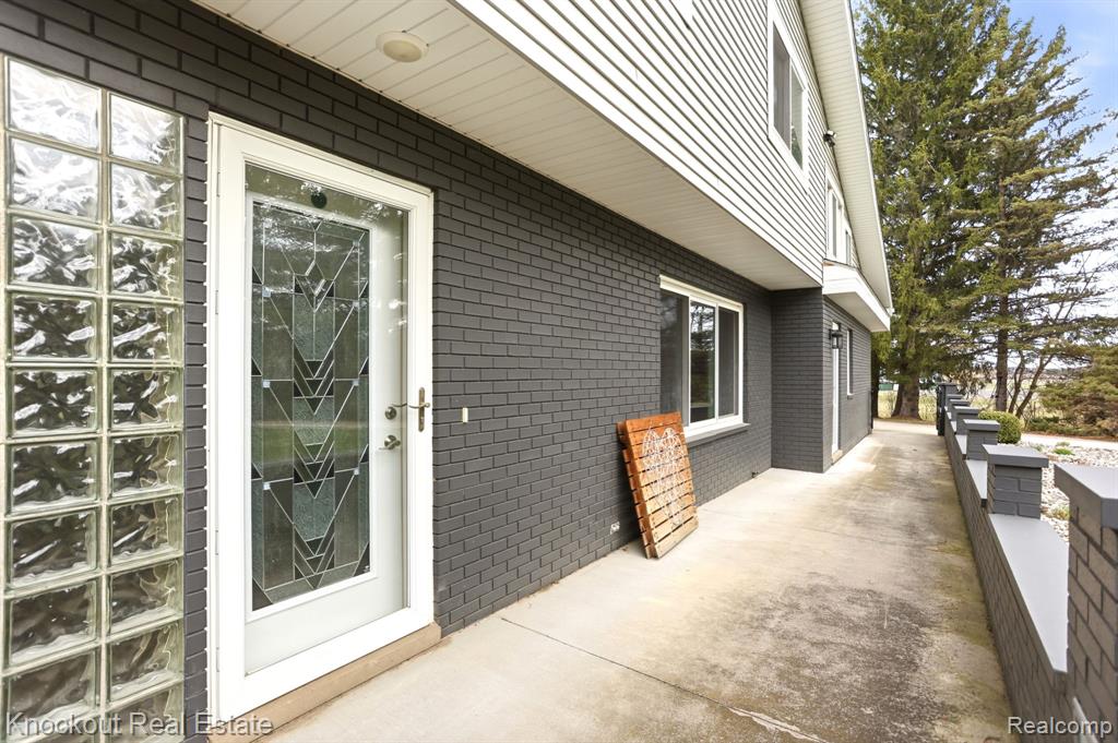 9239 Lange Road Birch Run, MI 48415 - Photo 9 of 75