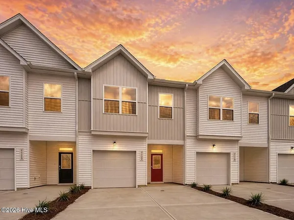 $2,325 | 7122 Fisk Drive Northeast, Unit 93, Leland, NC 28451