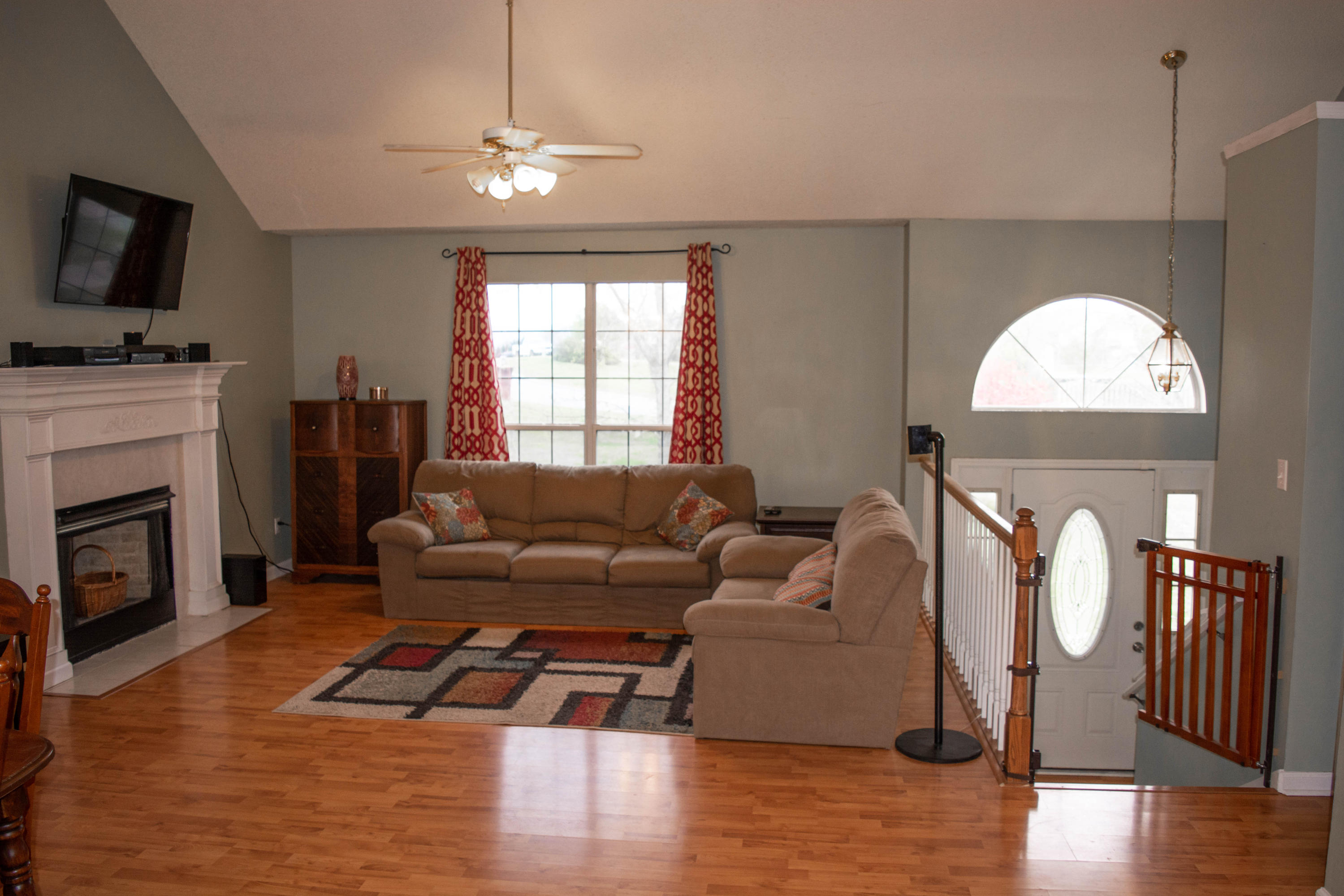 216 Spring Meadows Drive Ringgold, GA 30736 - Photo 13 of 32 Living Room