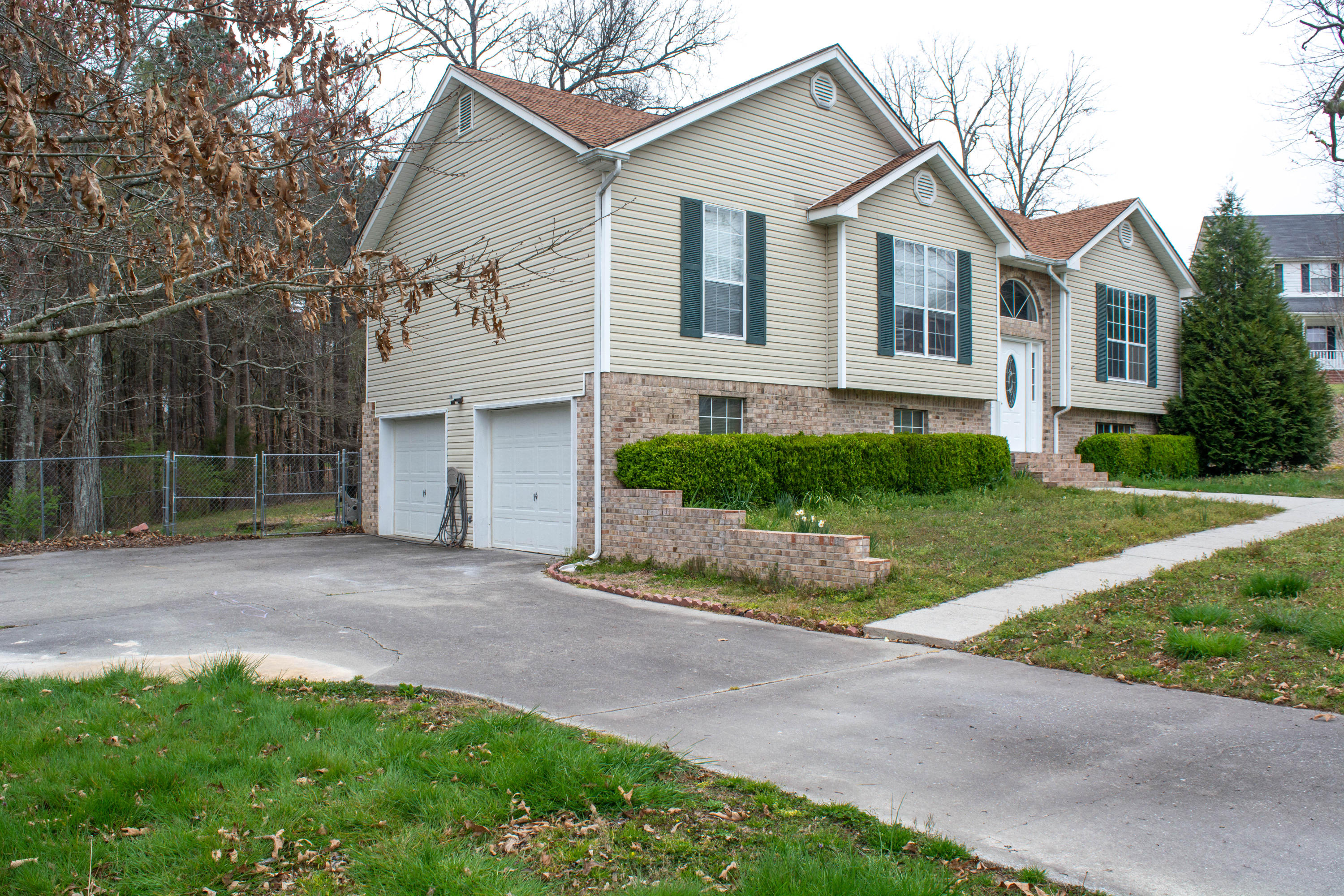 216 Spring Meadows Drive Ringgold, GA 30736 - Photo 3 of 32 2