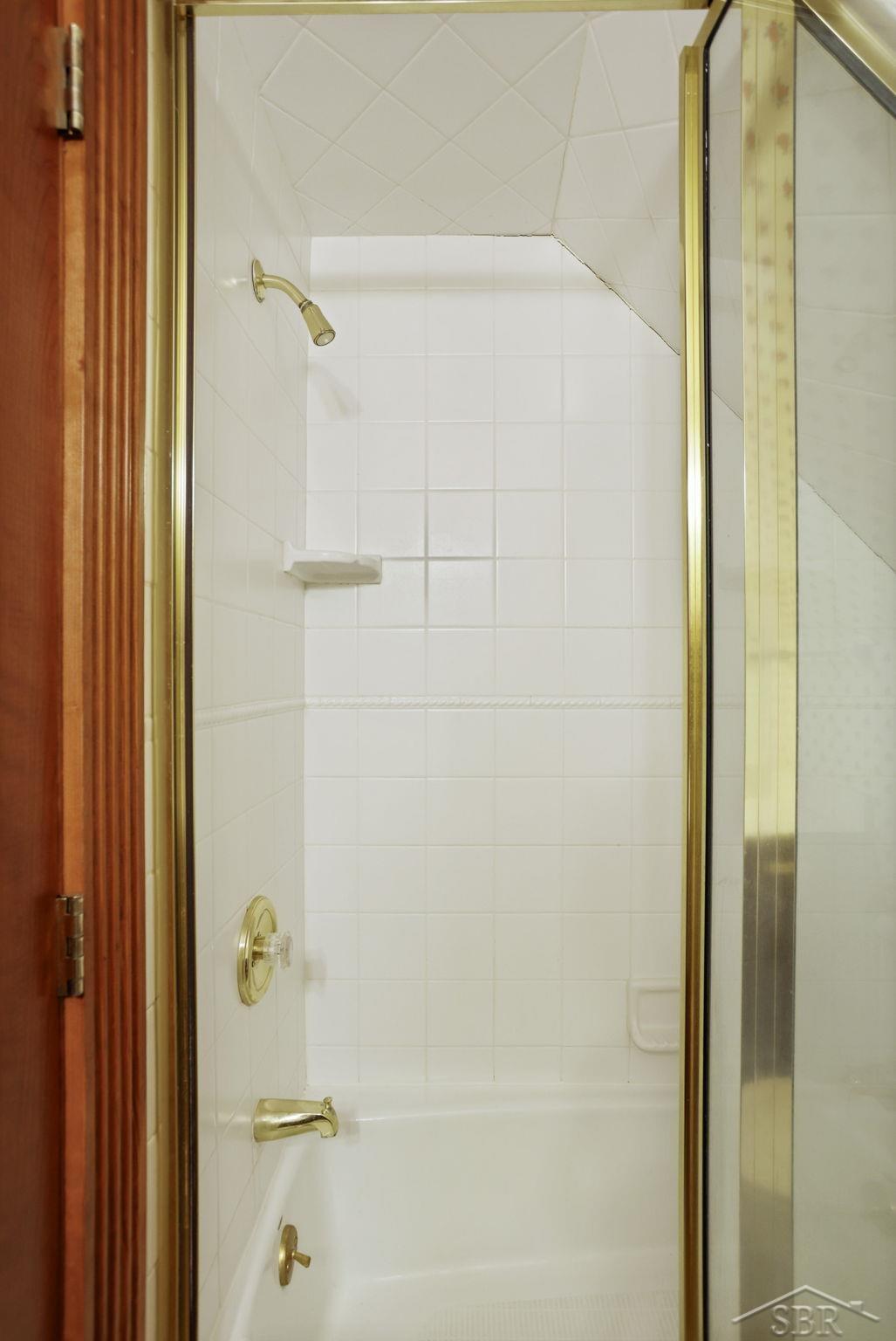 1555 South Graham Road Saginaw, MI 48609 - Photo 43 of 99 50150457-b0b09226-6daa-4e2d-9b94-4d5e299d6767.JPG