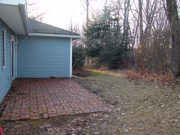 276 Brookfield Road Charlton, MA 01507 - Photo 25 of 26 Gallery Image 25