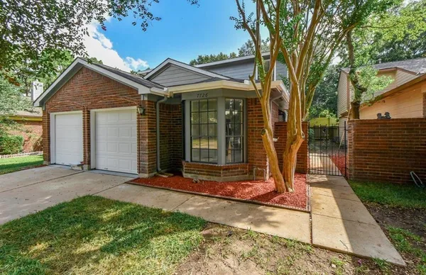 $1,950 | 7726 Springville Drive, Houston, TX 77095