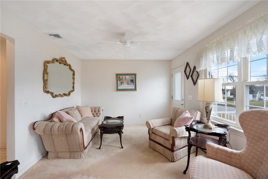 204 Tomahawk Trail Cranston, RI 02921 - Photo 20 of 26 Den