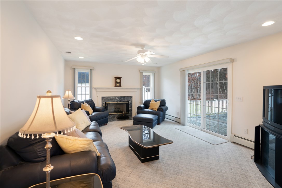 204 Tomahawk Trail Cranston, RI 02921 - Photo 8 of 26 Family room
