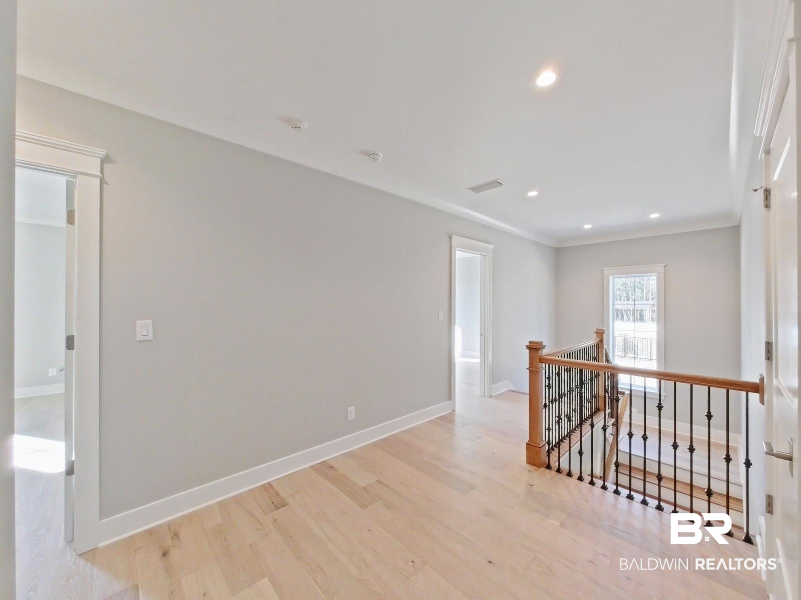 832 Inlet Circle Gulf Shores, AL 36542 - Photo 21 of 36 Upstairs Landing