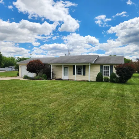 $239,000 | 9239 East Lilac Lane, Cromwell, IN 46732