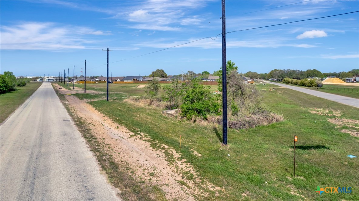 302 Warehouse Road Victoria, TX 77905 - Photo 4 of 5 a view of a street