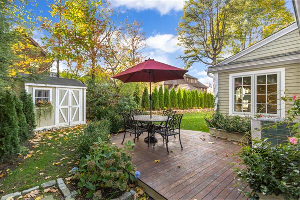 62 Country Club Road Melrose, MA 02176 - Photo 4 of 30 Gallery Image 4