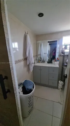 $250,000 | 3170 Southwest 8th Street, Miami, FL 33135