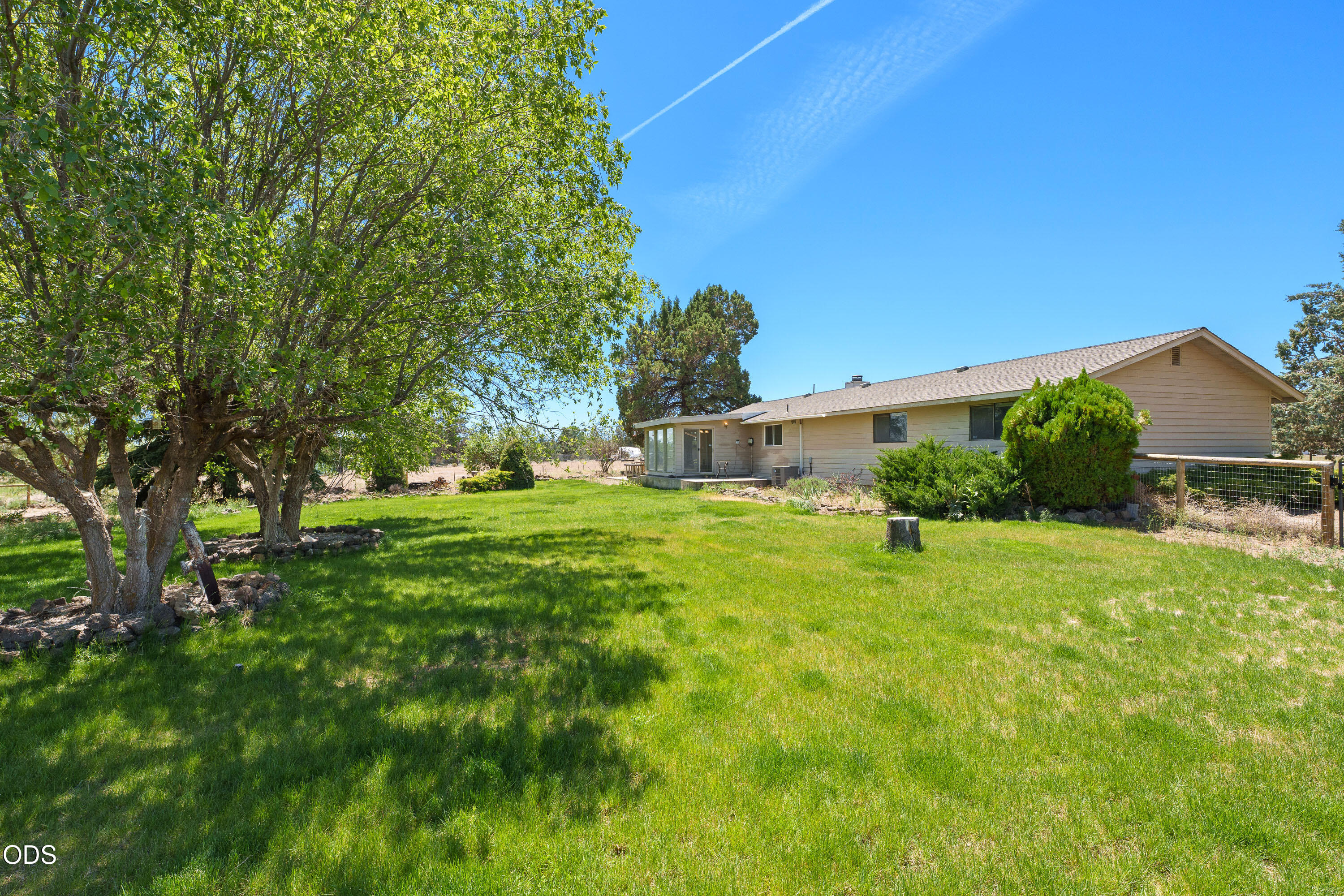 6492 Southwest 51st Street Redmond, OR 97756 - Photo 42 of 44