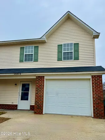 $1,295 | 2506 B Bluff View Court, Unit B, Greenville, NC 27834