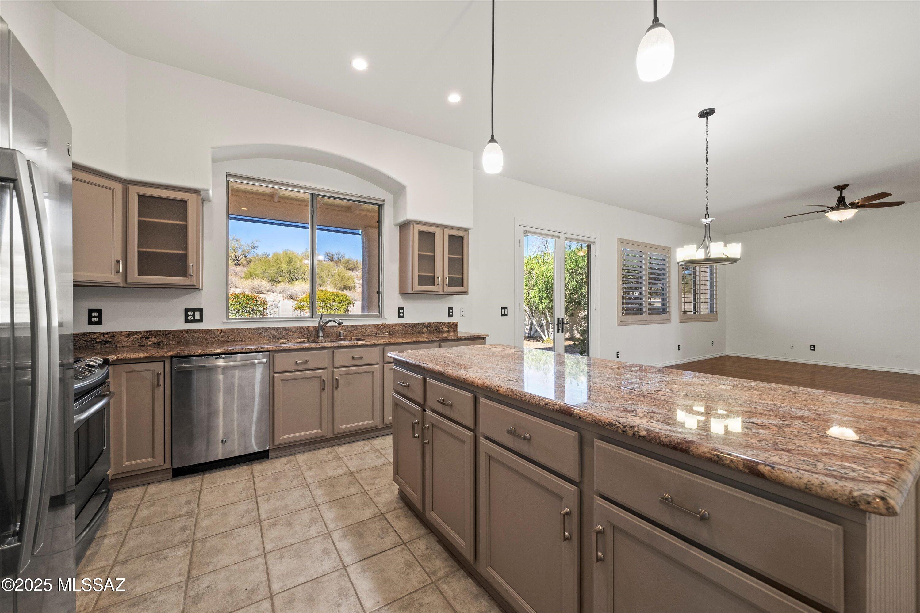 424 West Wheeler Road Tucson, AZ 85737 - Photo 12 of 34