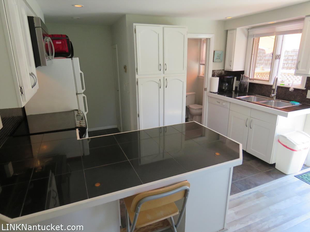 159 B Main Street, Unit 2 Nantucket, MA 02554 - Photo 7 of 13 Gallery Image 7