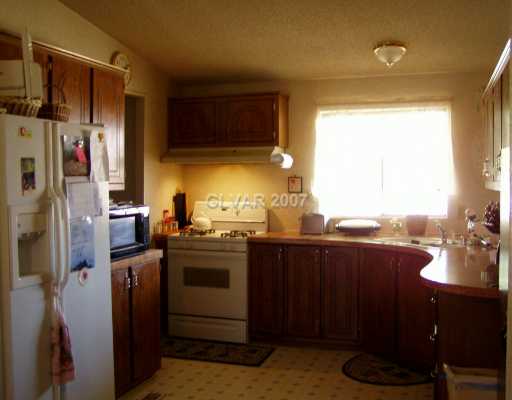1330 East Brian Road Pahrump, NV 89048 - Photo 3 of 7 Kitchen.