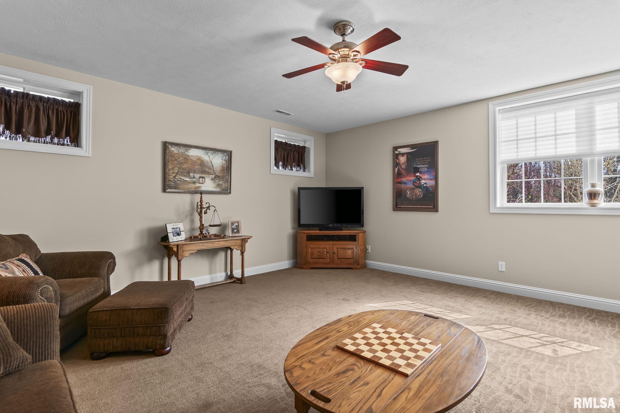 2321 Winners Circle Springfield, IL 62702 - Photo 40 of 50