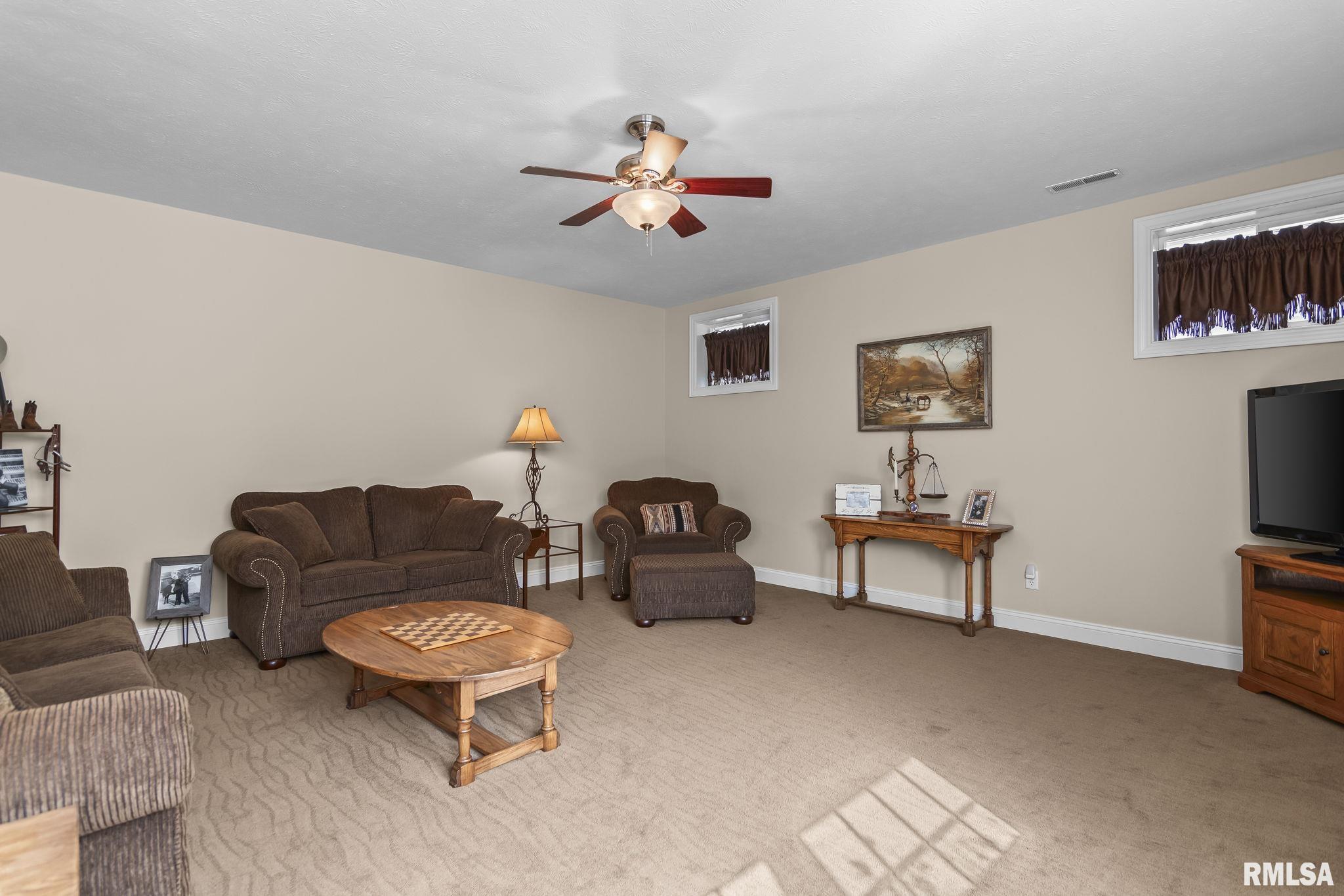 2321 Winners Circle Springfield, IL 62702 - Photo 41 of 50